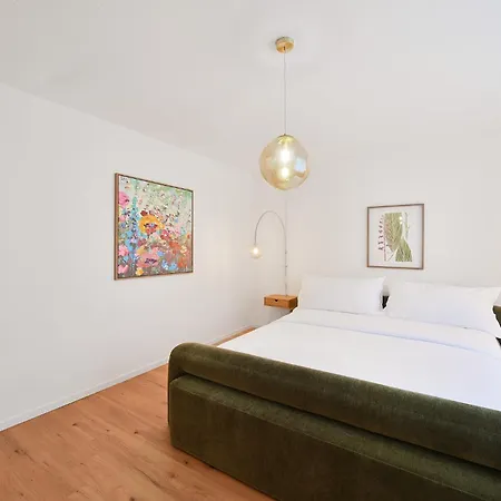 Beautiful 2-room In Center With Kitchen And Free Wifi דירה
